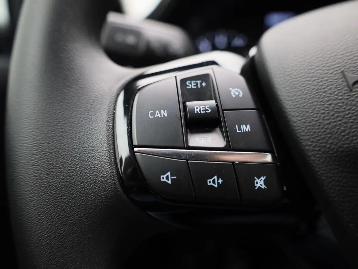 1.0 EcoBoost Connected | Cruise Control | Draadloos Laden | Apple Carplay/Android Auto | All Weather Banden | Navigatie |