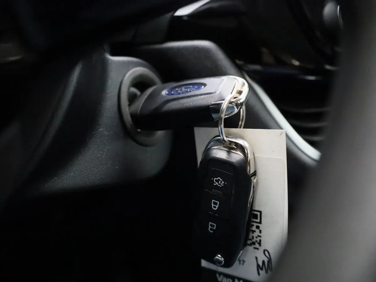 1.0 EcoBoost Connected | Cruise Control | Draadloos Laden | Apple Carplay/Android Auto | All Weather Banden | Navigatie |