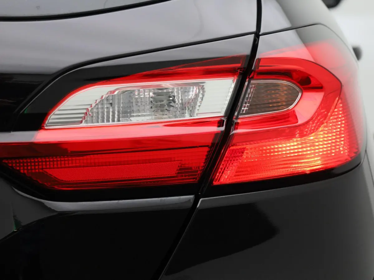 1.0 EcoBoost Connected | Cruise Control | Draadloos Laden | Apple Carplay/Android Auto | All Weather Banden | Navigatie |