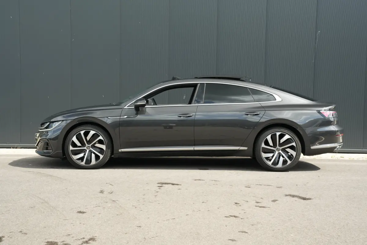 2.0 TSI 190pk 7-DSG R-Line Business+ | Panoramadak | Stoel & Stuurverwarming | Adaptive Cruise | Achteruitrijcamera | 19"