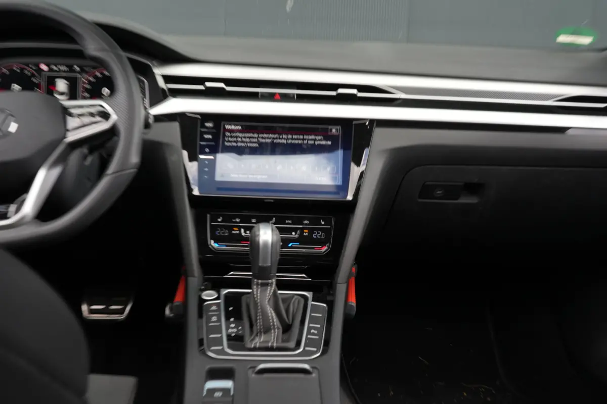 2.0 TSI 190pk 7-DSG R-Line Business+ | Panoramadak | Stoel & Stuurverwarming | Adaptive Cruise | Achteruitrijcamera | 19"