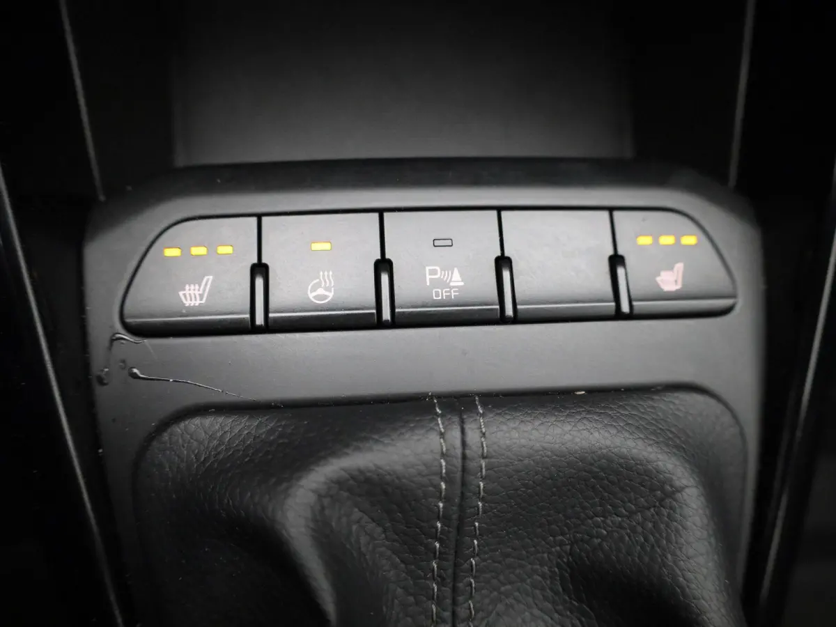 1.0 TGDI ComfortLine | Apple Carplay / Android Auto | Stoelverwarming | Parkeersensoren Achter |