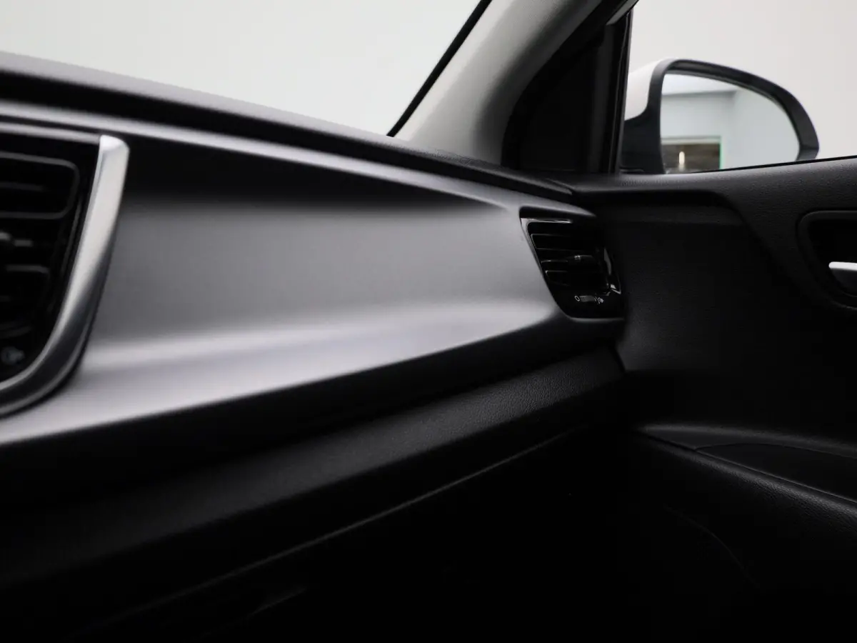 1.0 TGDI ComfortLine | Apple Carplay / Android Auto | Stoelverwarming | Parkeersensoren Achter |