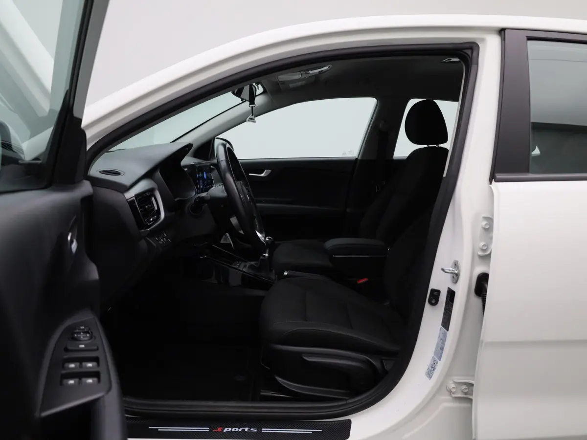 1.0 TGDI ComfortLine | Apple Carplay / Android Auto | Stoelverwarming | Parkeersensoren Achter |