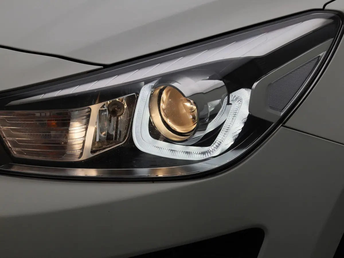 1.0 TGDI ComfortLine | Apple Carplay / Android Auto | Stoelverwarming | Parkeersensoren Achter |