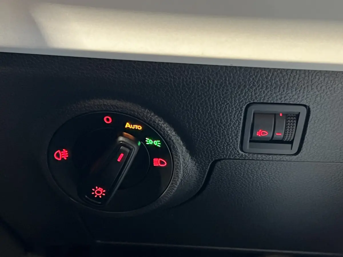 1.0 TSI Style | Android Auto/Apple Carplay | LM Velgen 16" | Cruise Control | PDC Achter | Airco | LED Koplampen |