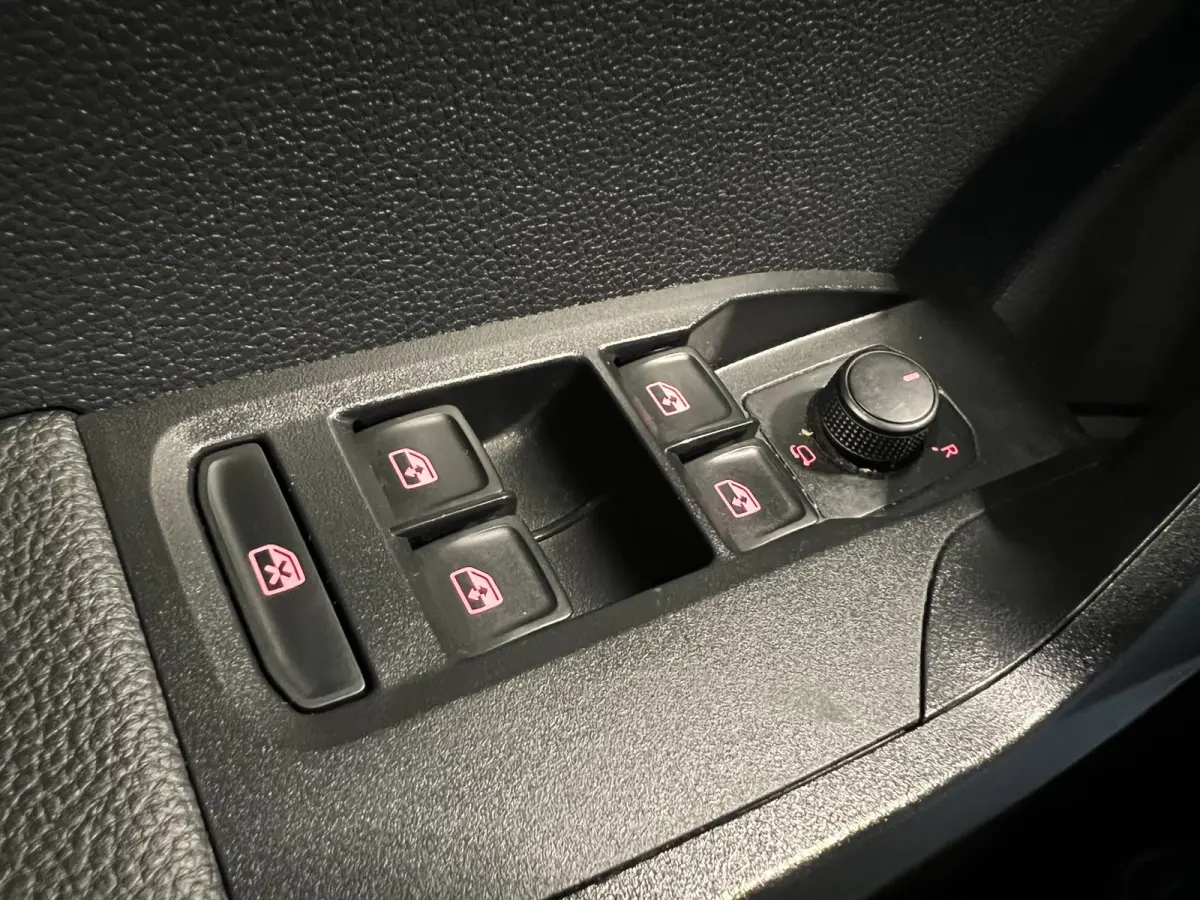 1.0 TSI Style | Android Auto/Apple Carplay | LM Velgen 16" | Cruise Control | PDC Achter | Airco | LED Koplampen |