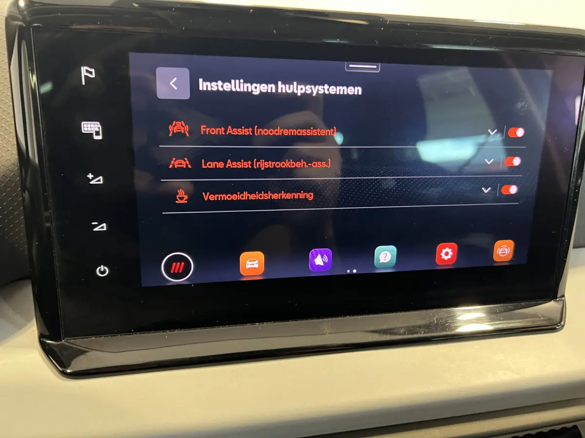 1.0 TSI Style | Android Auto/Apple Carplay | LM Velgen 16" | Cruise Control | PDC Achter | Airco | LED Koplampen |