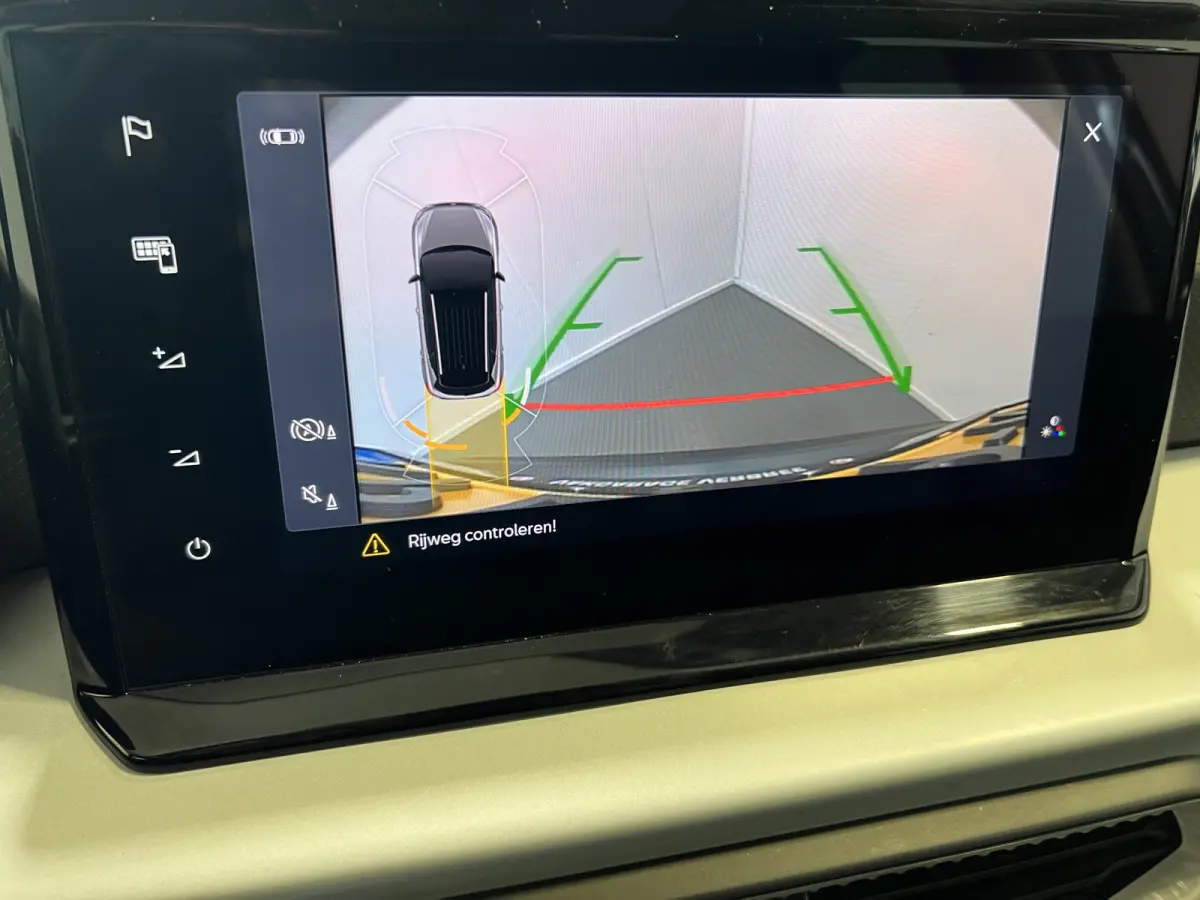 1.0 TSI Style | Android Auto/Apple Carplay | LM Velgen 16" | Cruise Control | PDC Achter | Airco | LED Koplampen |
