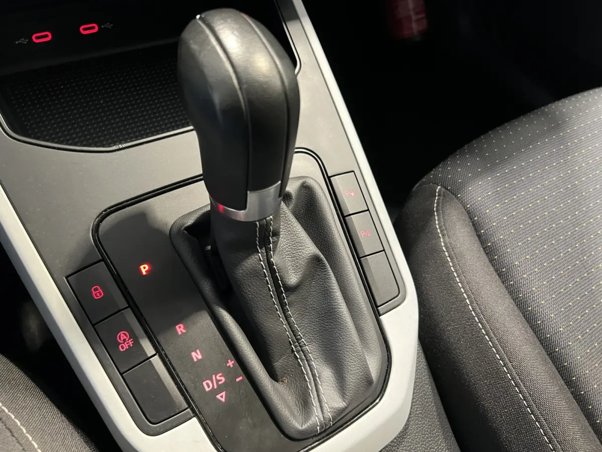 1.0 TSI Style | Android Auto/Apple Carplay | LM Velgen 16" | Cruise Control | PDC Achter | Airco | LED Koplampen |