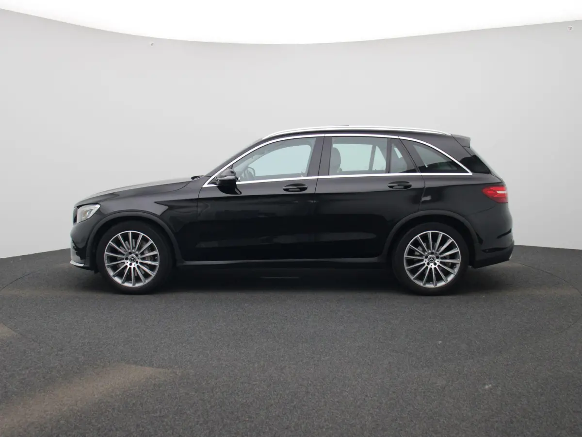 250 4MATIC | Panoramadak | Camera | Parkeersensoren | Stoelverwarming | Trekhaak |