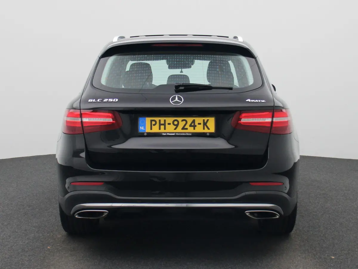 250 4MATIC | Panoramadak | Camera | Parkeersensoren | Stoelverwarming | Trekhaak |