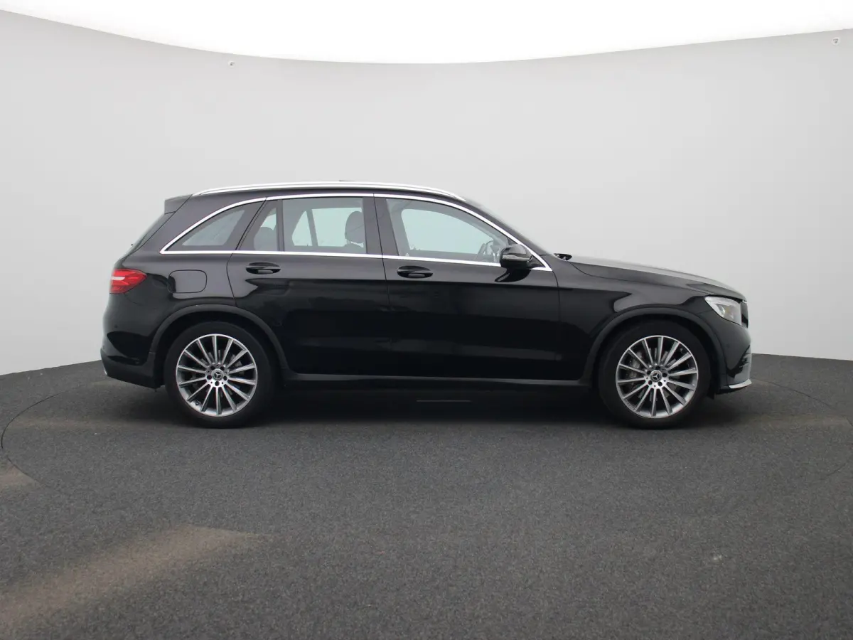250 4MATIC | Panoramadak | Camera | Parkeersensoren | Stoelverwarming | Trekhaak |