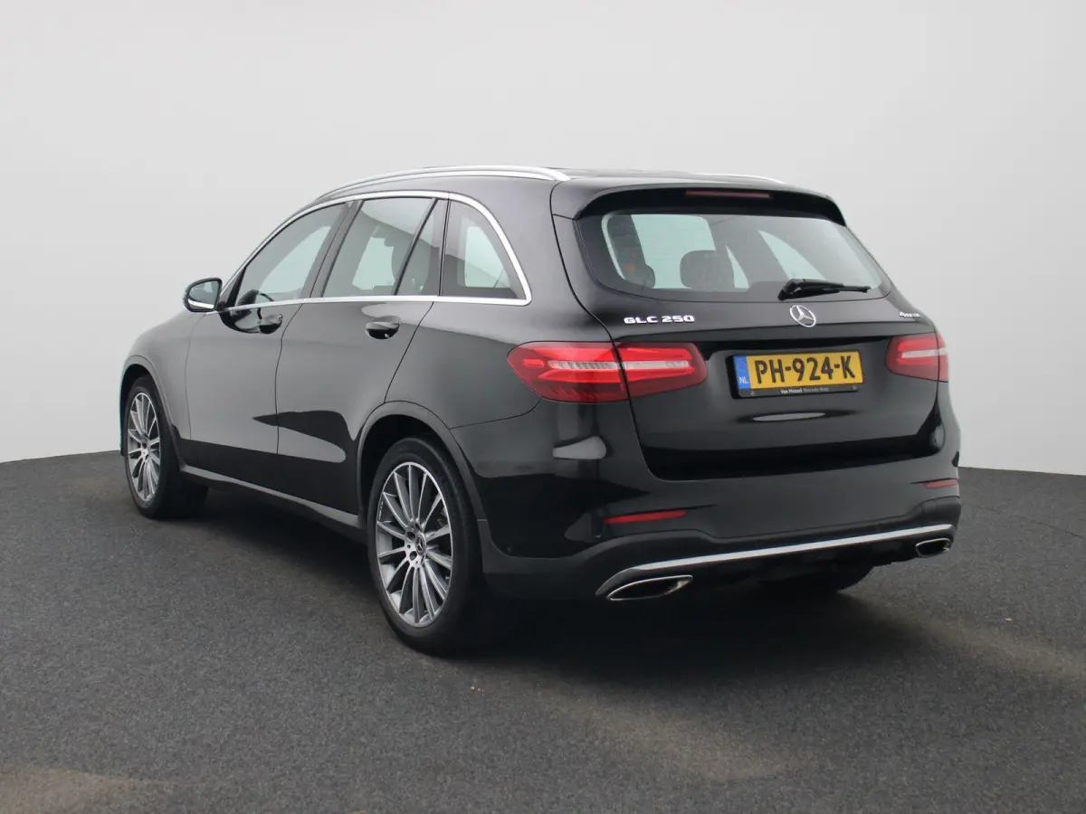 250 4MATIC | Panoramadak | Camera | Parkeersensoren | Stoelverwarming | Trekhaak |