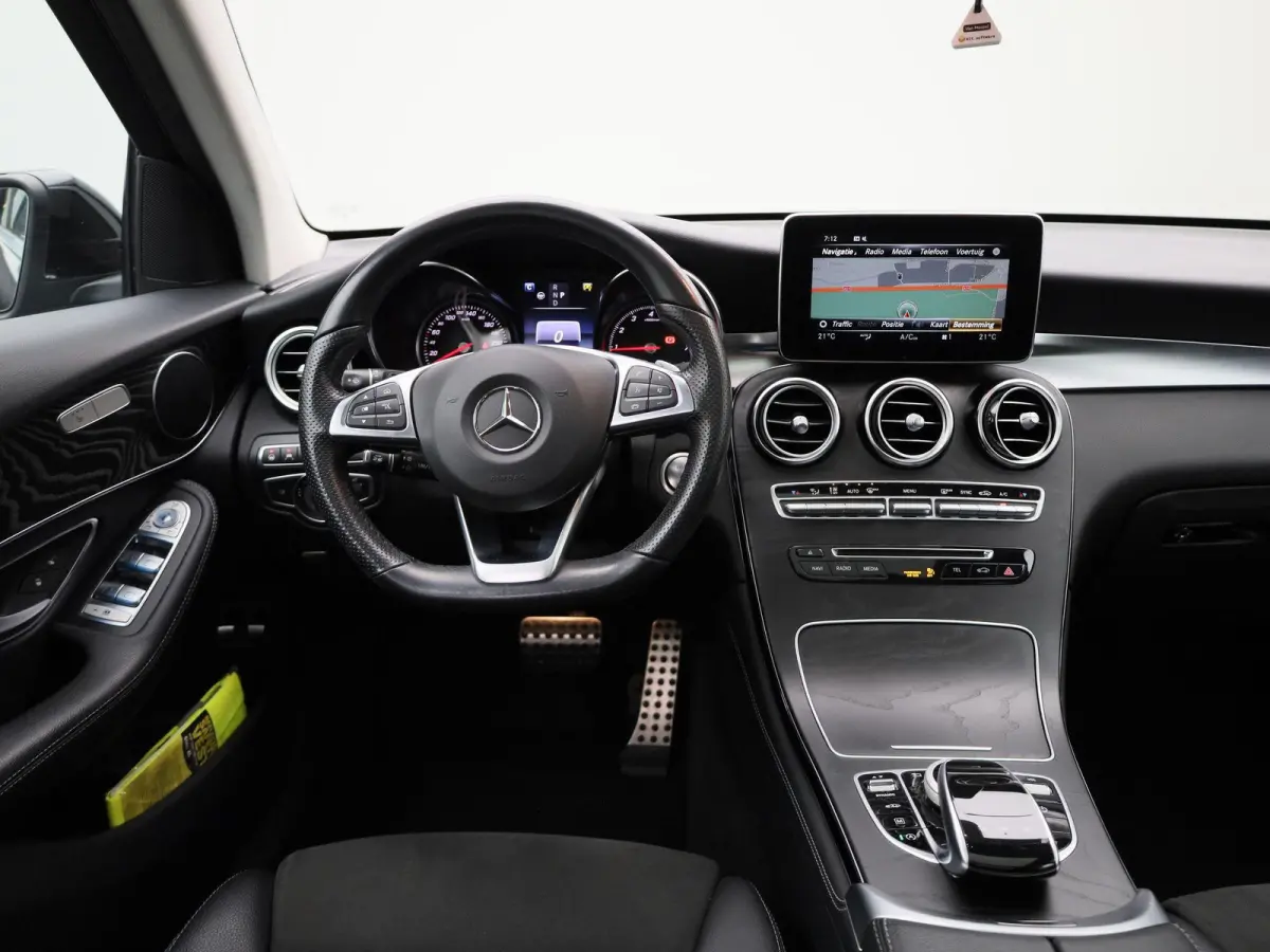 250 4MATIC | Panoramadak | Camera | Parkeersensoren | Stoelverwarming | Trekhaak |