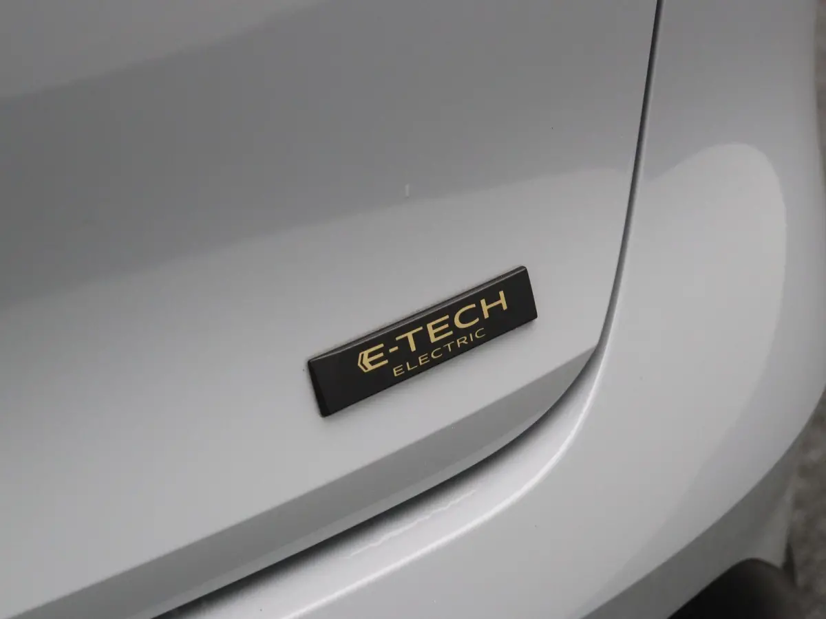 EV60 Optimum Charge Techno | Stuurverwarming | 17% bijtelling | Achteruitrijcamera |