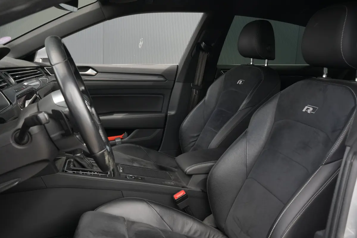 1.5 TSI 150pk Business R | Achteruitrijcamera | 19" | Adaptive Cruise | Stoelverwarming | Navigatie