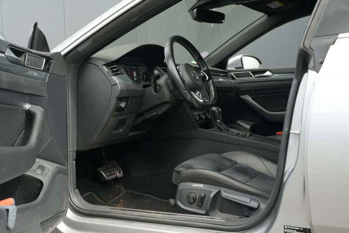 1.5 TSI 150pk Business R | Achteruitrijcamera | 19" | Adaptive Cruise | Stoelverwarming | Navigatie