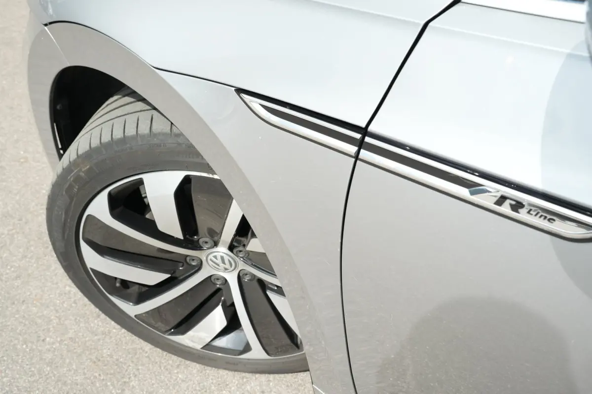 1.5 TSI 150pk Business R | Achteruitrijcamera | 19" | Adaptive Cruise | Stoelverwarming | Navigatie
