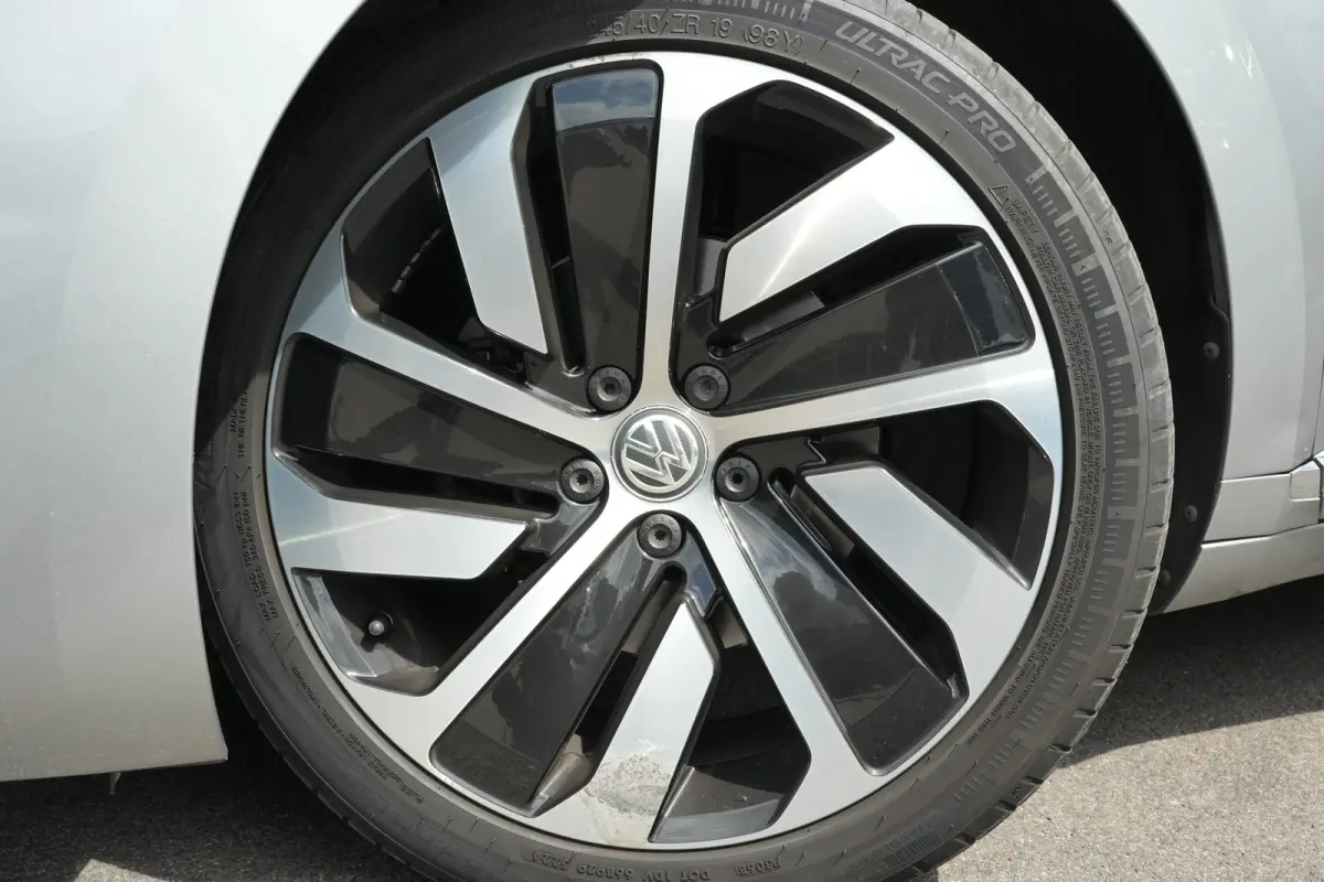1.5 TSI 150pk Business R | Achteruitrijcamera | 19" | Adaptive Cruise | Stoelverwarming | Navigatie