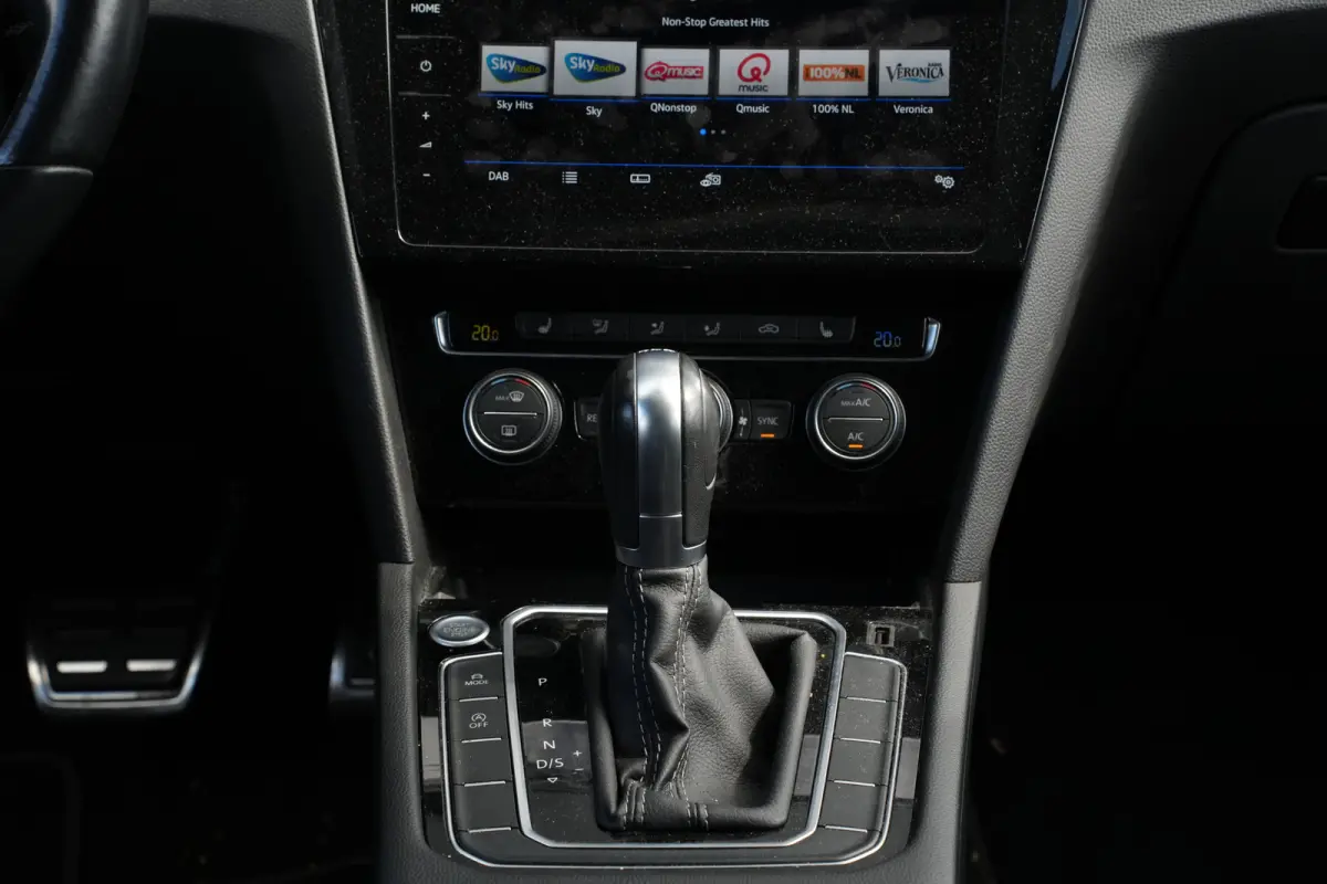 1.5 TSI 150pk Business R | Achteruitrijcamera | 19" | Adaptive Cruise | Stoelverwarming | Navigatie