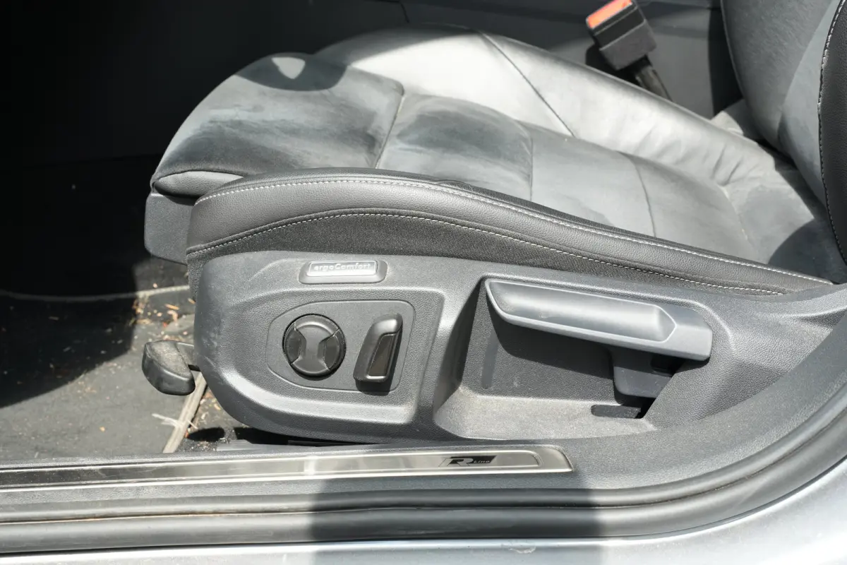 1.5 TSI 150pk Business R | Achteruitrijcamera | 19" | Adaptive Cruise | Stoelverwarming | Navigatie