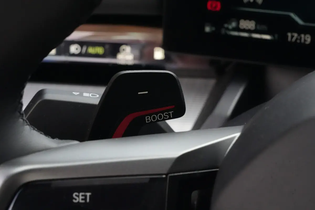530e M Sport Edition | 300PK | Pano | Harman Kardon | 360° | HUD | Driving Assistant Professional | BMW 530e M Sport Edition 300 PK Plug-in Hybrid met 2.0 viercilinder, panoramadak, Head-Up