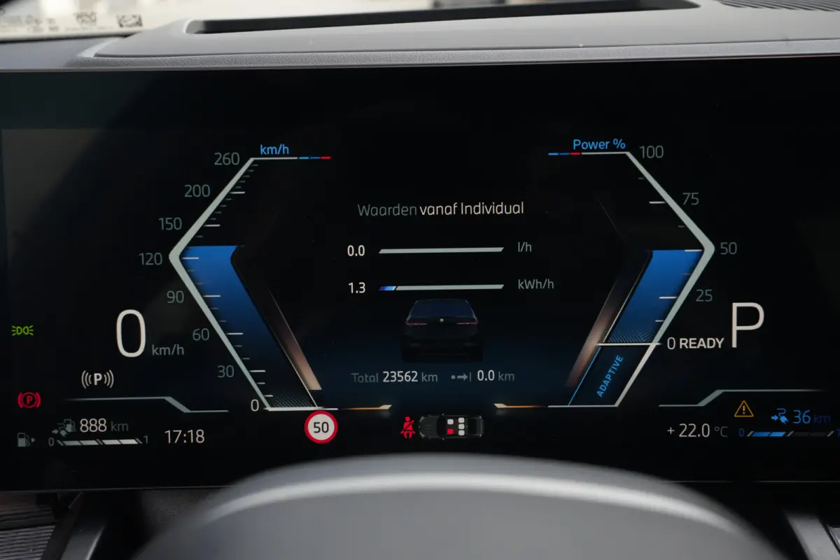 530e M Sport Edition | 300PK | Pano | Harman Kardon | 360° | HUD | Driving Assistant Professional | BMW 530e M Sport Edition 300 PK Plug-in Hybrid met 2.0 viercilinder, panoramadak, Head-Up