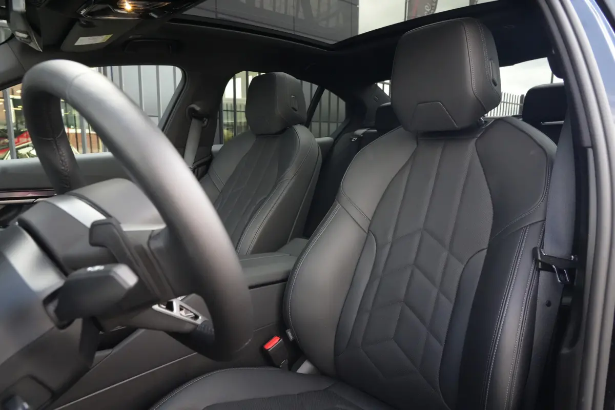 530e M Sport Edition 300pk Panoramadak/DrivingAssistProf/360Camera