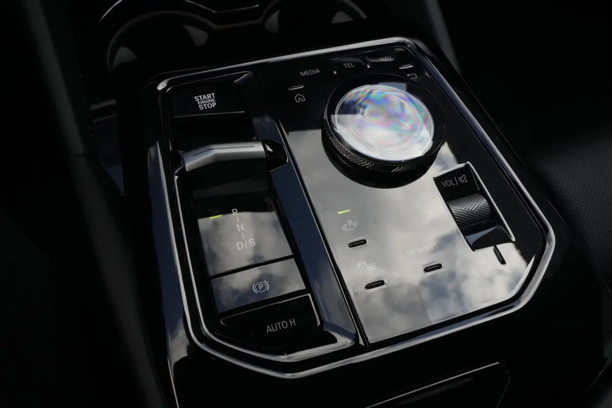 530e M Sport Edition | 300PK | Pano | Harman Kardon | 360° | HUD | Driving Assistant Professional | BMW 530e M Sport Edition 300 PK Plug-in Hybrid met 2.0 viercilinder, panoramadak, Head-Up