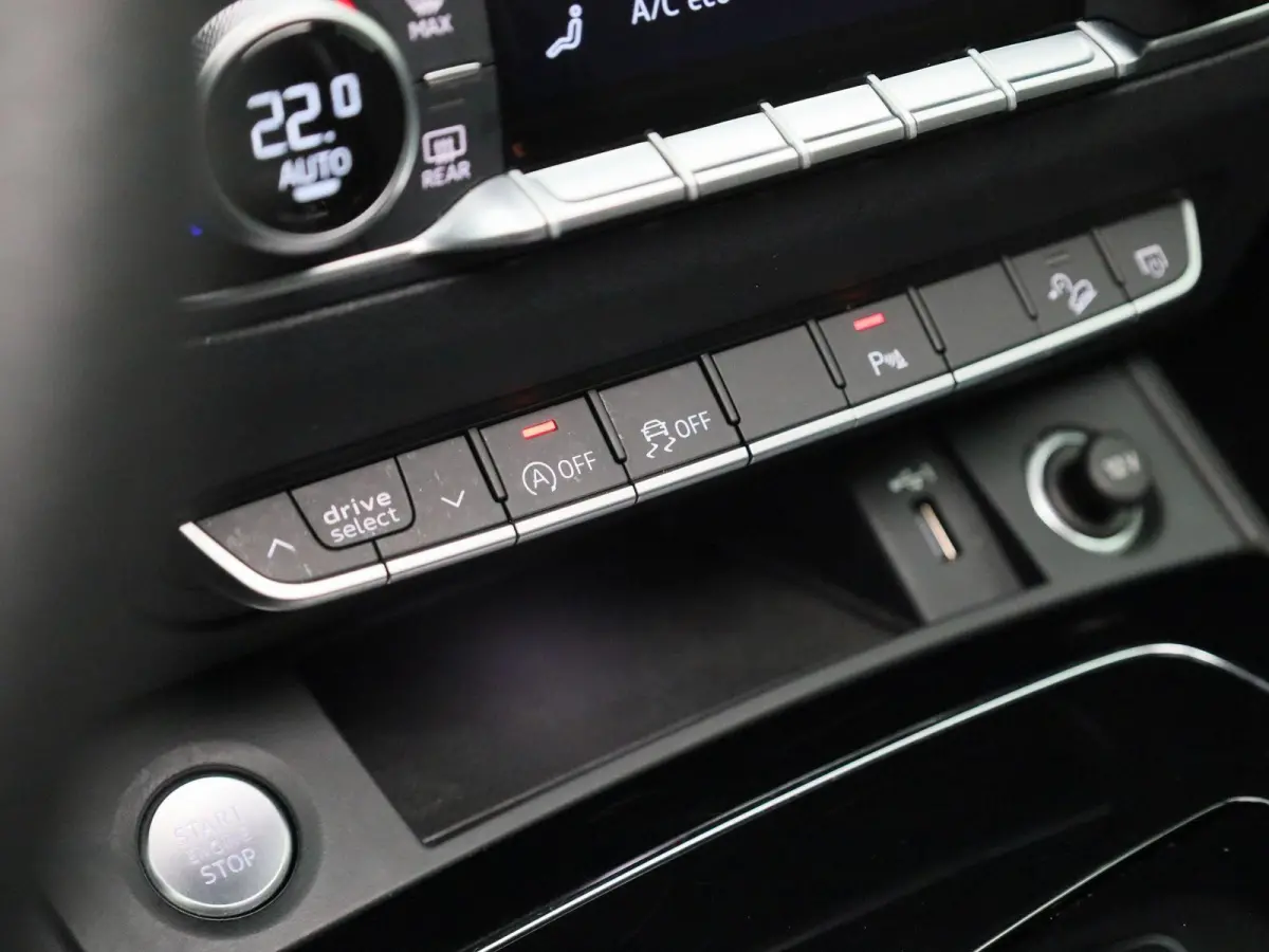 40 TFSI S edition quattro | Automaat | Panoramadak | Camera | Navigatie | Stoelverwarming | Apple Carplay/Android Auto |