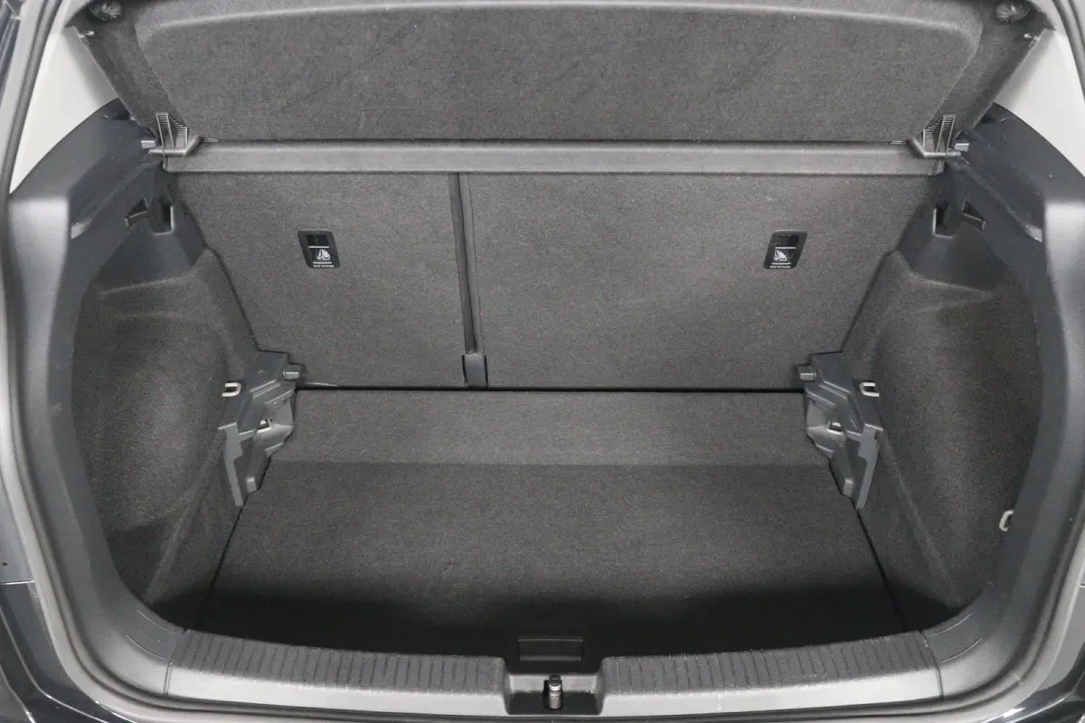 1.0 TSI Life | Automaat! | Navi By App | Cruise Adaptive | Clima | Parkeersensoren V+A | DAB | Lichtmetalen Velgen