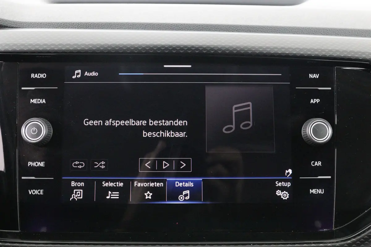 1.0 TSI Life | Automaat! | Navi By App | Cruise Adaptive | Clima | Parkeersensoren V+A | DAB | Lichtmetalen Velgen