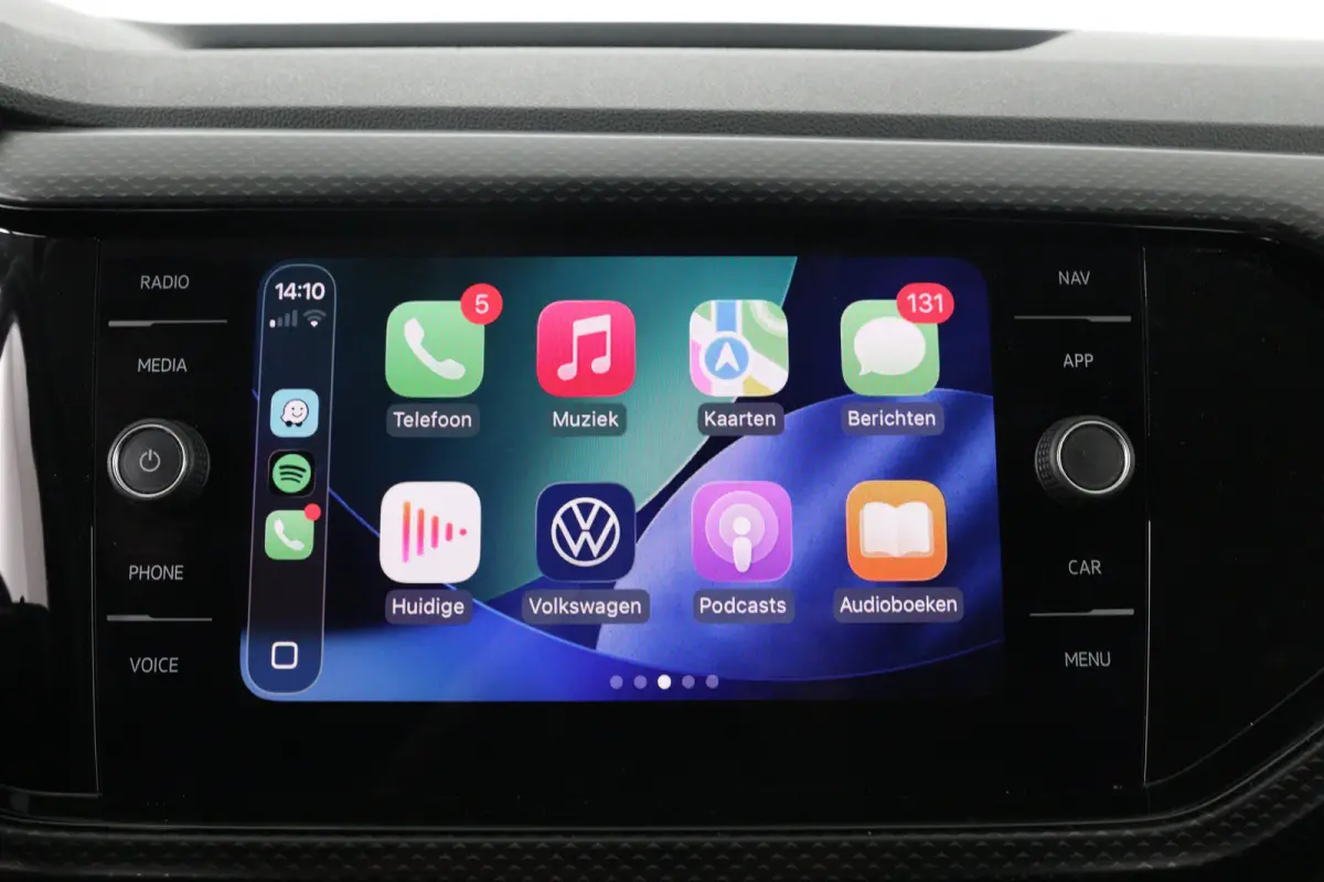 1.0 TSI Life | Automaat! | Navi By App | Cruise Adaptive | Clima | Parkeersensoren V+A | DAB | Lichtmetalen Velgen
