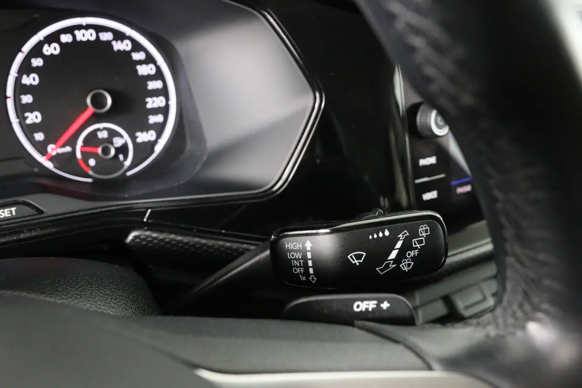 1.0 TSI Life | Automaat! | Navi By App | Cruise Adaptive | Clima | Parkeersensoren V+A | DAB | Lichtmetalen Velgen