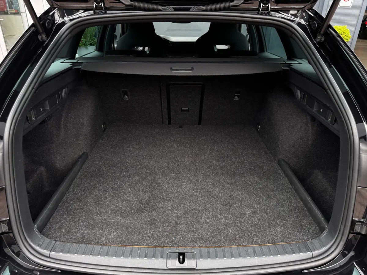 1.4 TSI iV PHEV Sportline Business | 98 % SOH | Trekhaak | NL-Auto | Winter Pack | Adaptive Cruise
