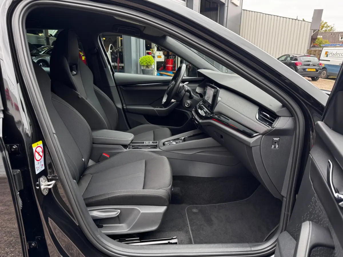 1.4 TSI iV PHEV Sportline Business | 98 % SOH | Trekhaak | NL-Auto | Winter Pack | Adaptive Cruise