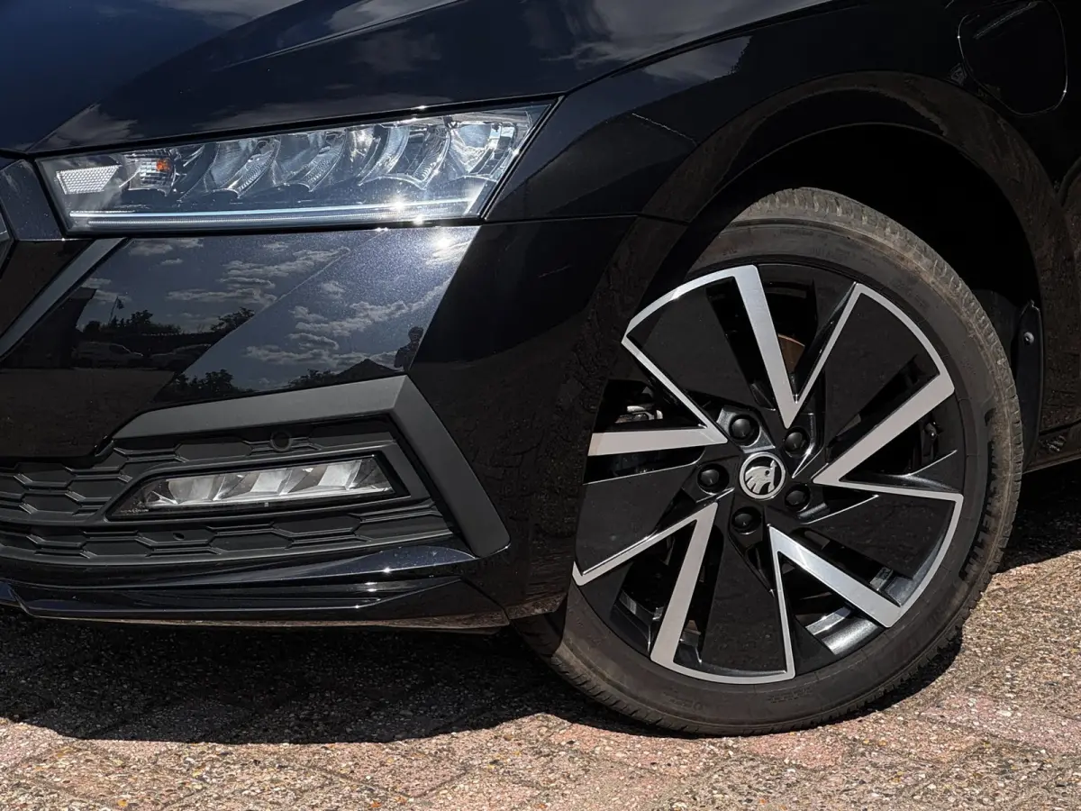 1.4 TSI iV PHEV Sportline Business | 98 % SOH | Trekhaak | NL-Auto | Winter Pack | Adaptive Cruise
