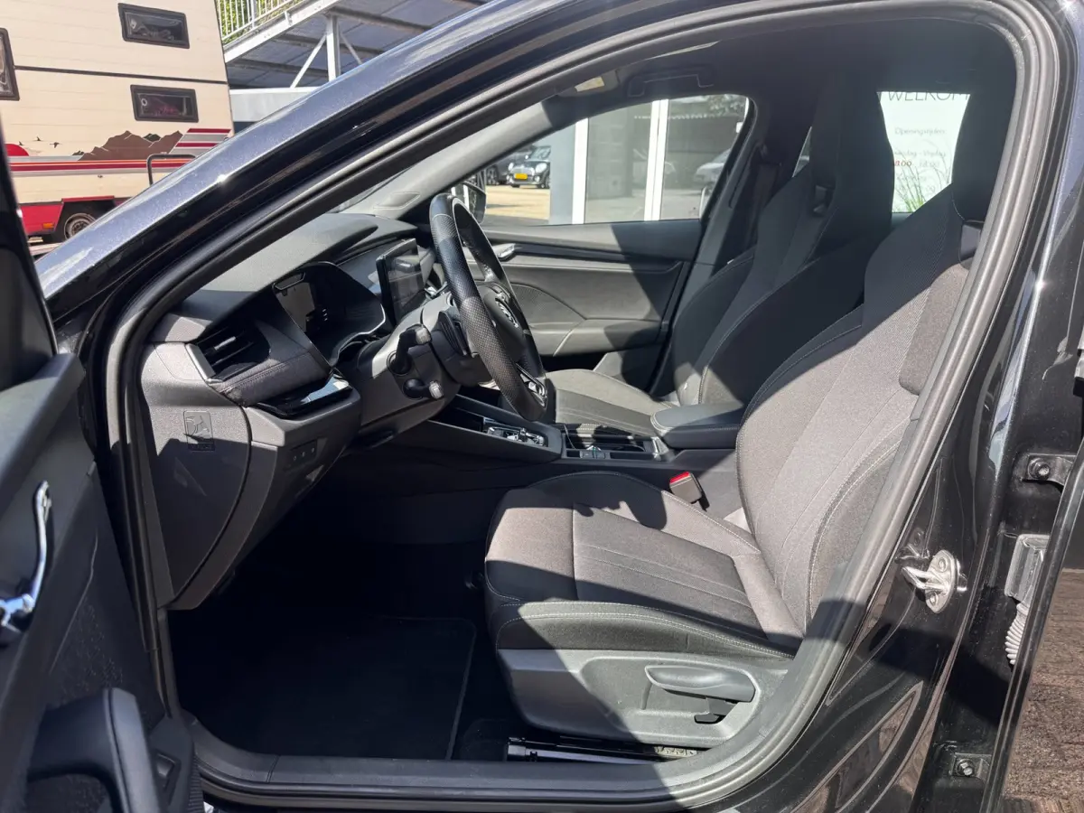 1.4 TSI iV PHEV Sportline Business | 98 % SOH | Trekhaak | NL-Auto | Winter Pack | Adaptive Cruise
