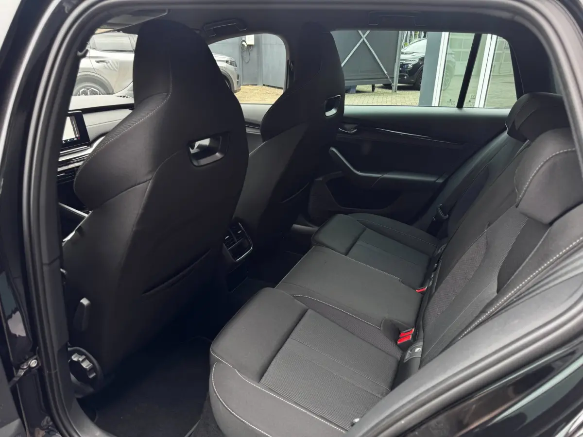 1.4 TSI iV PHEV Sportline Business | 98 % SOH | Trekhaak | NL-Auto | Winter Pack | Adaptive Cruise