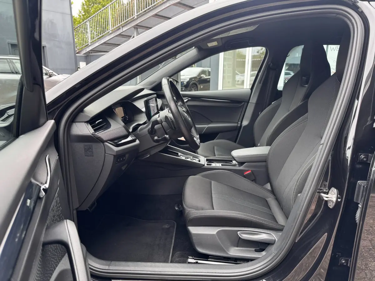 1.4 TSI iV PHEV Sportline Business | 98 % SOH | Trekhaak | NL-Auto | Winter Pack | Adaptive Cruise