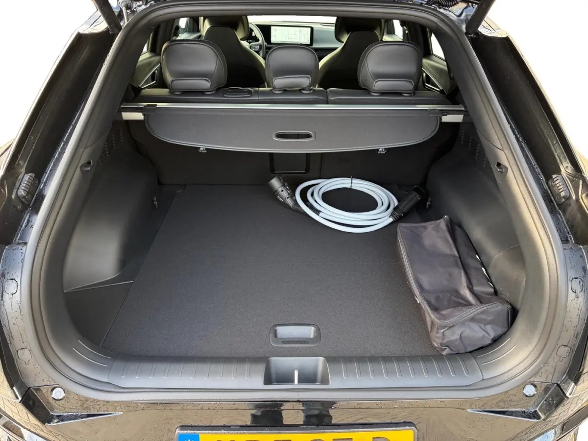 GT-Line Business Edition 84 kWh | Rijdende Demo ! | Draadloos Apple Carplay / Android Auto | Navigatiesysteem | Elektrisch Verstelbare voorstoelen | Licht + Regensensor | Stoelverwarming+ St