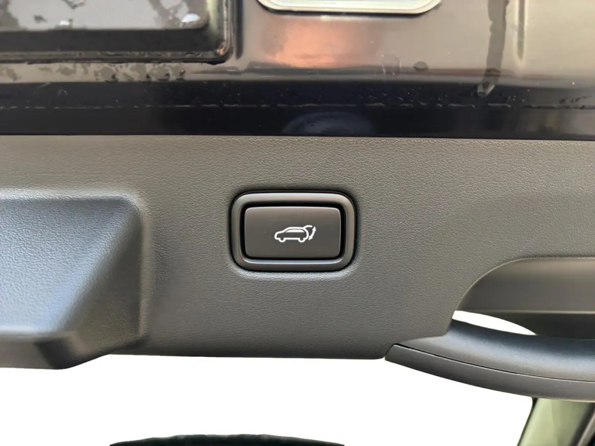 GT-Line Business Edition 84 kWh | Rijdende Demo ! | Draadloos Apple Carplay / Android Auto | Navigatiesysteem | Elektrisch Verstelbare voorstoelen | Licht + Regensensor | Stoelverwarming+ St