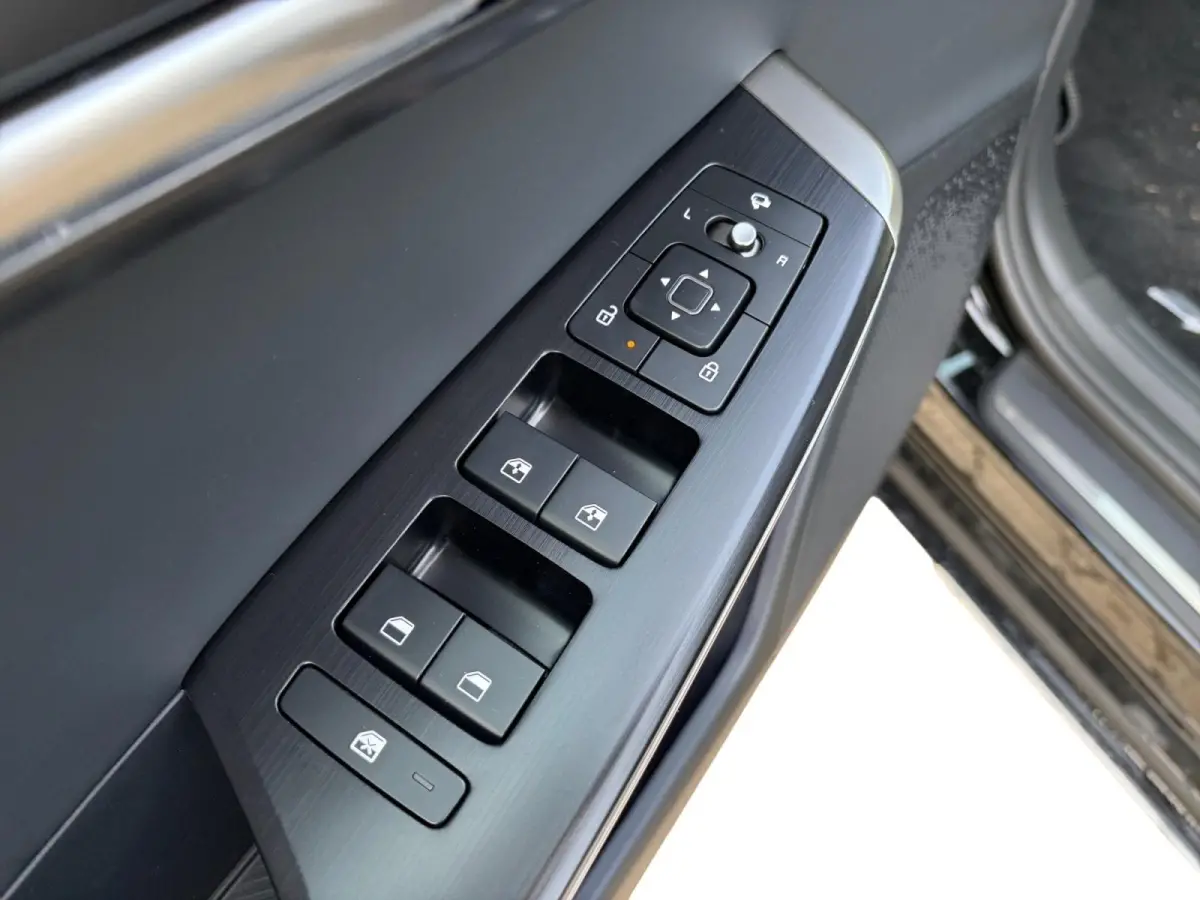 GT-Line Business Edition 84 kWh | Rijdende Demo ! | Draadloos Apple Carplay / Android Auto | Navigatiesysteem | Elektrisch Verstelbare voorstoelen | Licht + Regensensor | Stoelverwarming+ St