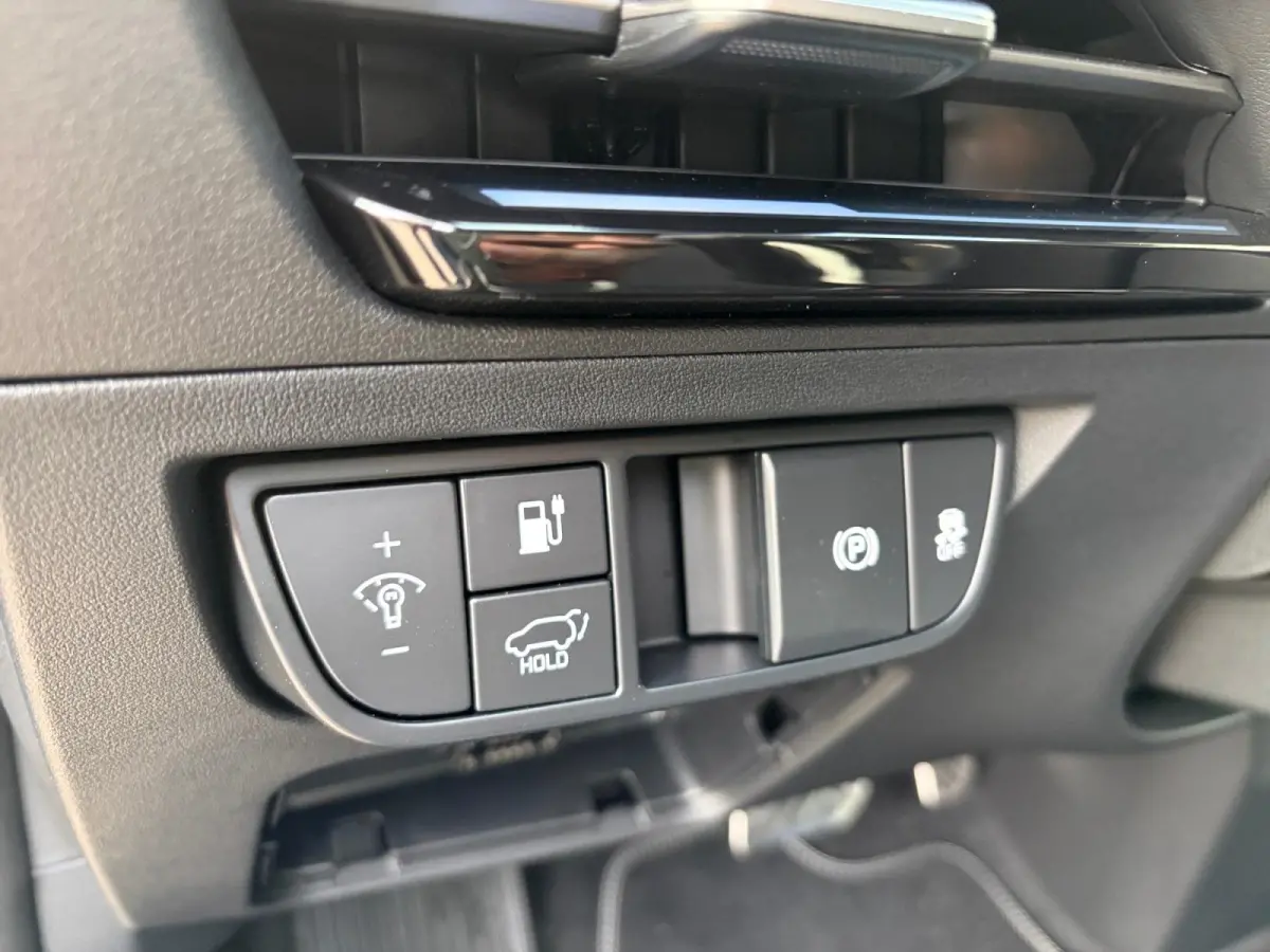GT-Line Business Edition 84 kWh | Rijdende Demo ! | Draadloos Apple Carplay / Android Auto | Navigatiesysteem | Elektrisch Verstelbare voorstoelen | Licht + Regensensor | Stoelverwarming+ St