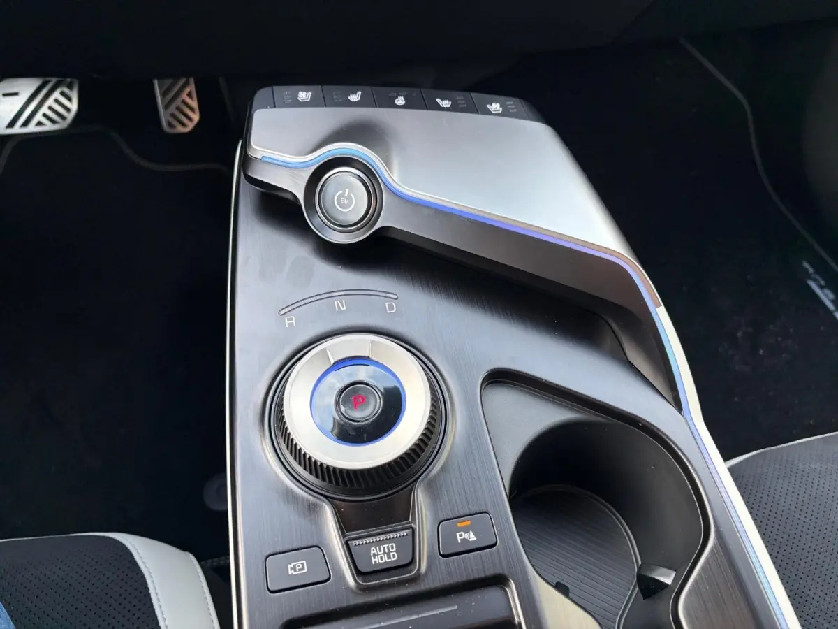 GT-Line Business Edition 84 kWh | Rijdende Demo ! | Draadloos Apple Carplay / Android Auto | Navigatiesysteem | Elektrisch Verstelbare voorstoelen | Licht + Regensensor | Stoelverwarming+ St