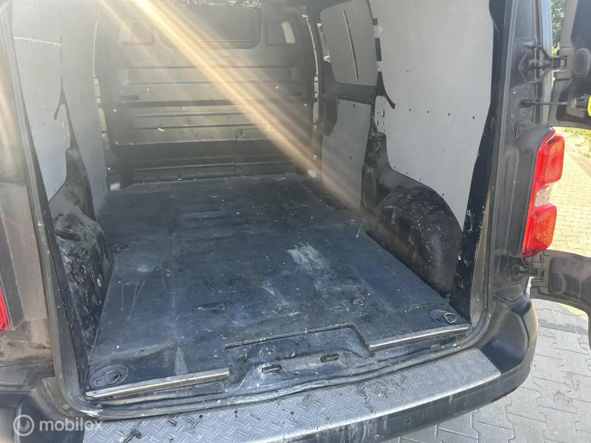 Bestel 231S 2.0 BlueHDI 120 Premium