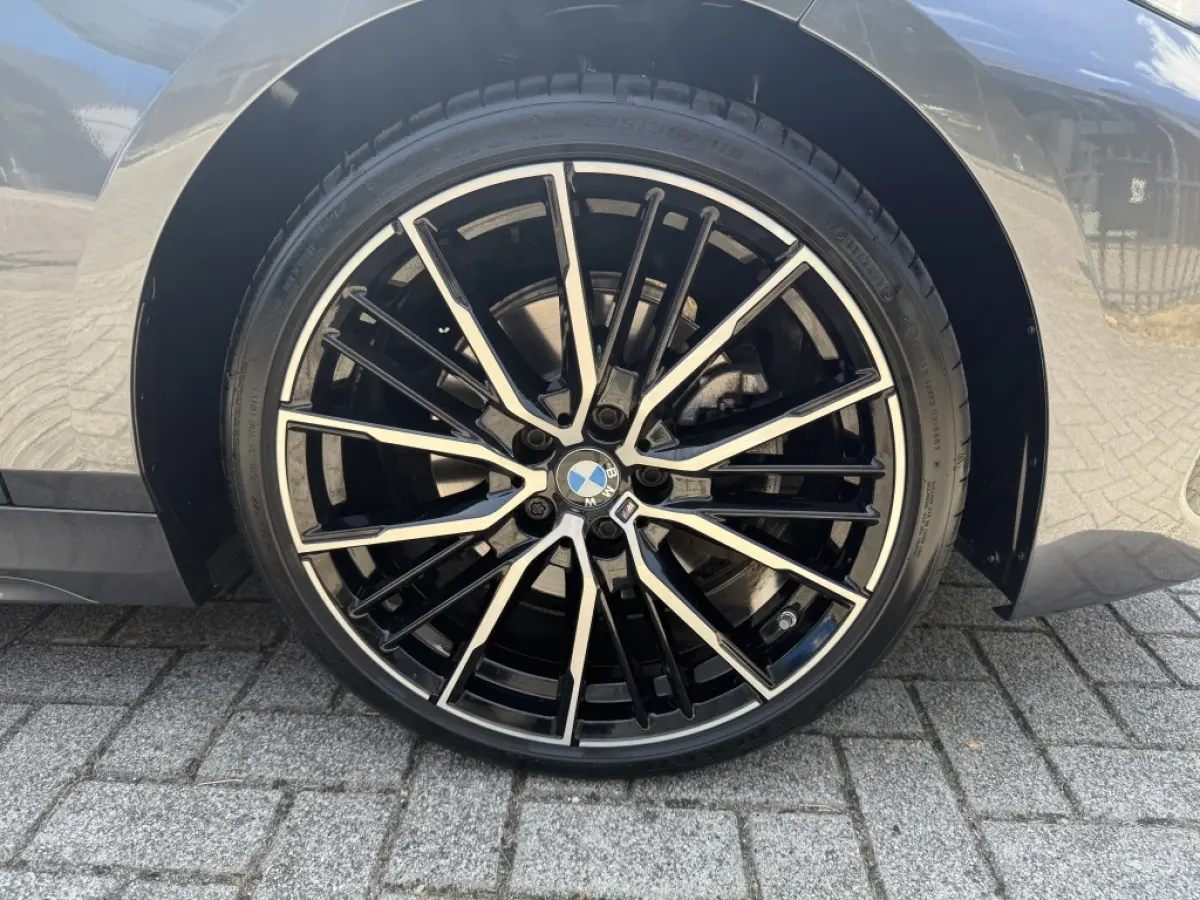 118i Executive Automaat | M-Sport | Navi | Elektr. achterklep | stoelverw |