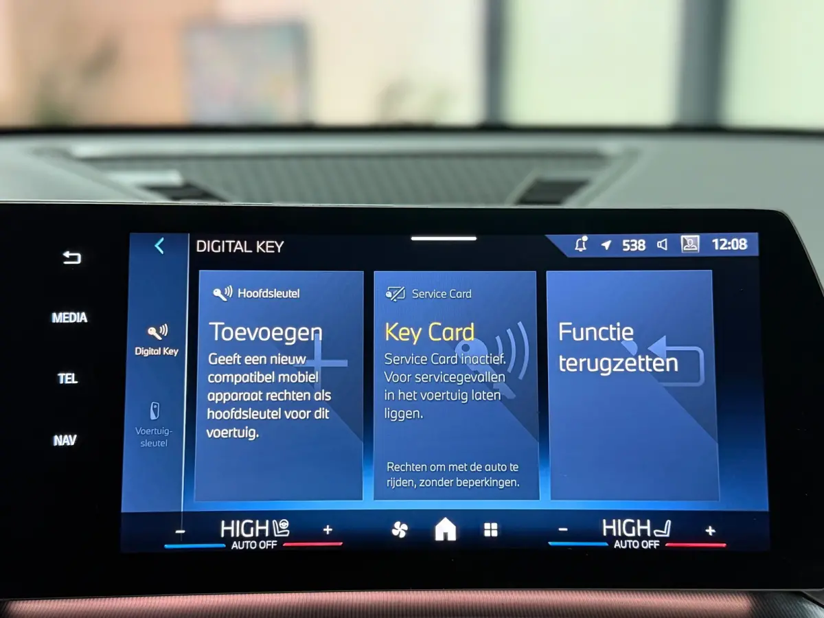 SDrive20i M Sport Pano Sportstoelen ACC Trekhaak Navi LED Camera Carplay