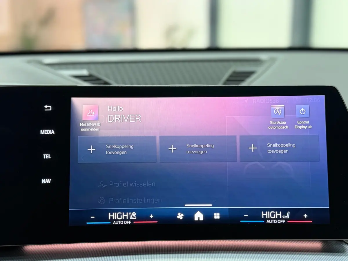 SDrive20i M Sport Pano Sportstoelen ACC Trekhaak Navi LED Camera Carplay